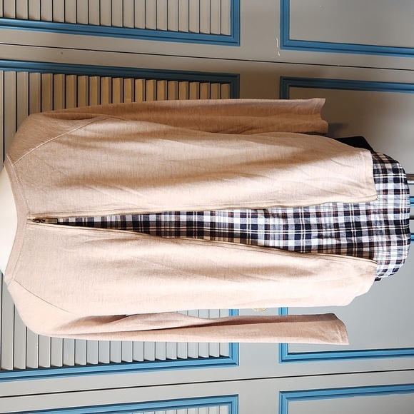 YA Los Angeles Neutral Button-Detail Top with Plaid Back Accent - Picture 9 of 15